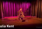 Julia Kent in Live: un’ora di musica magnetica, contemplativa, cinematica.
